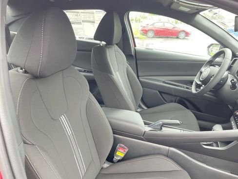 Used 2025 Hyundai Elantra Sport image 49