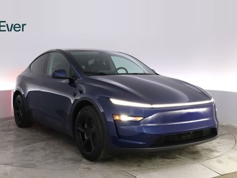 Used 2026 Tesla Model Y 2WD image 13