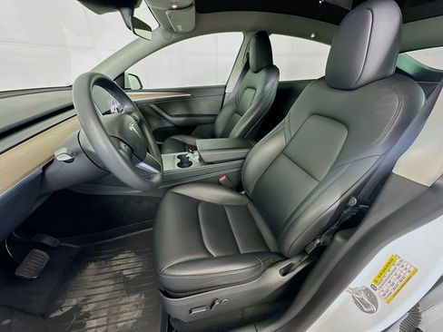 Used 2023 Tesla Model Y Long Range AWD/4WD image 13