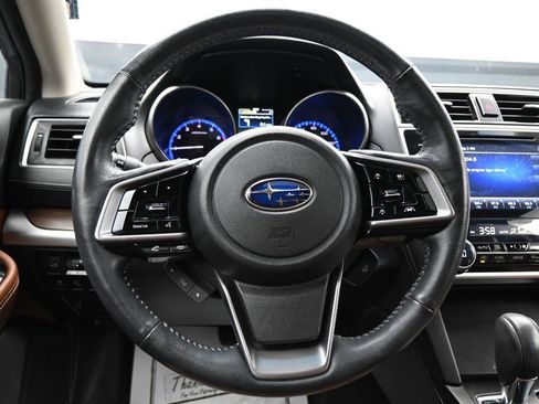 Used 2018 Subaru Outback 2.5i Touring AWD/4WD image 17