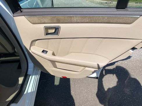 Used 2011 Mercedes-Benz E 350 4MATIC Sedan image 26