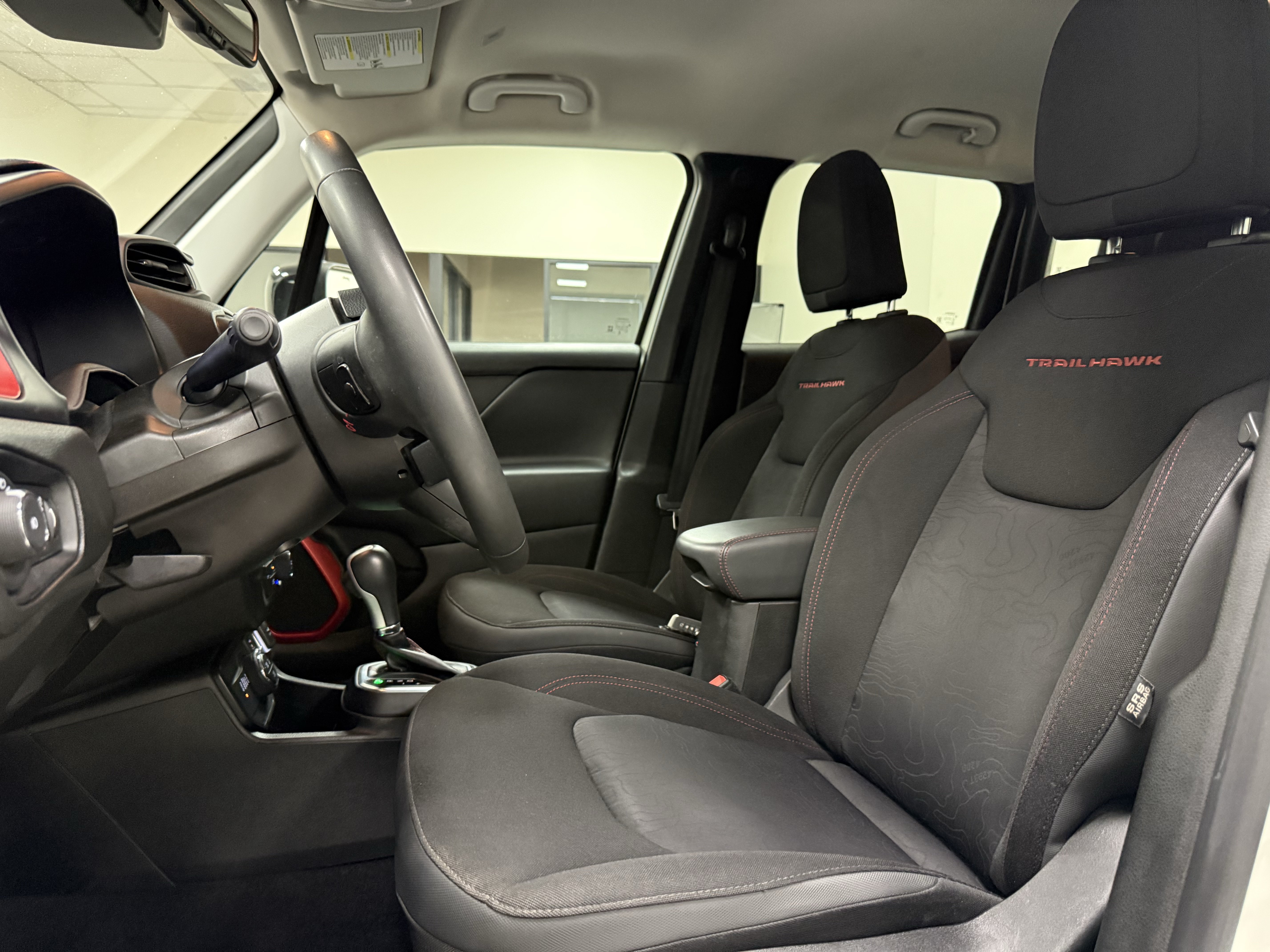 Used 2023 Jeep Renegade Trailhawk AWD/4WD image 12