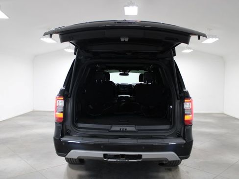 Used 2019 Ford Expedition Limited w/ Equipment Group 301A RWD image 28