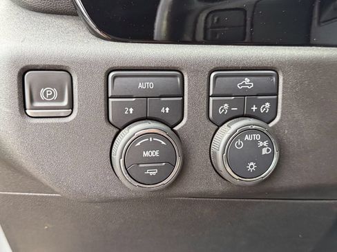 Used 2023 Chevrolet Silverado 1500 LT AWD/4WD image 18