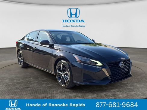 Used 2025 Nissan Altima 2.5 SR FWD image 7