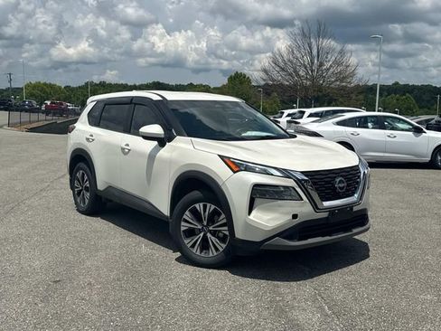Used 2023 Nissan Rogue SV AWD/4WD image 2