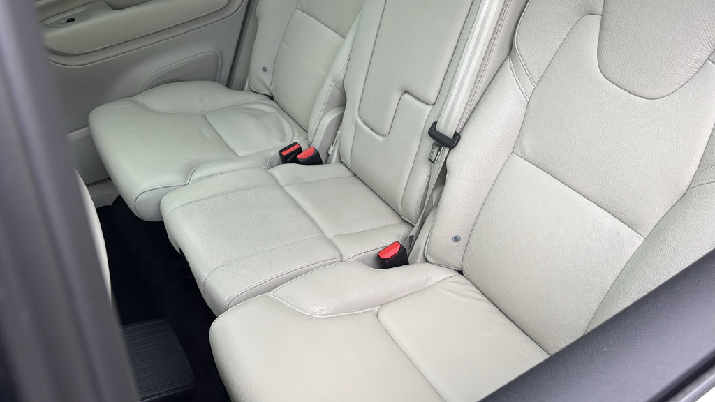 Certified 2024 Volvo XC90 T8 Plus AWD/4WD image 27
