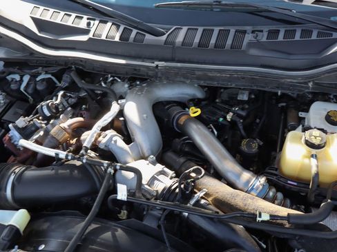 Used 2021 Ford F550 4x4 Crew Cab Super Duty image 12
