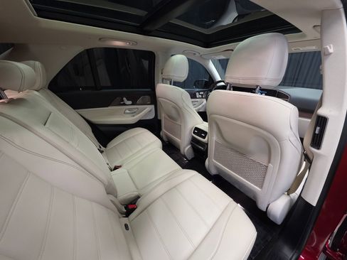 Used 2022 Mercedes-Benz GLE 450 4MATIC image 3