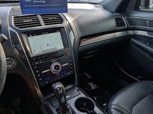 Certified 2018 Ford Explorer Platinum AWD/4WD image 33
