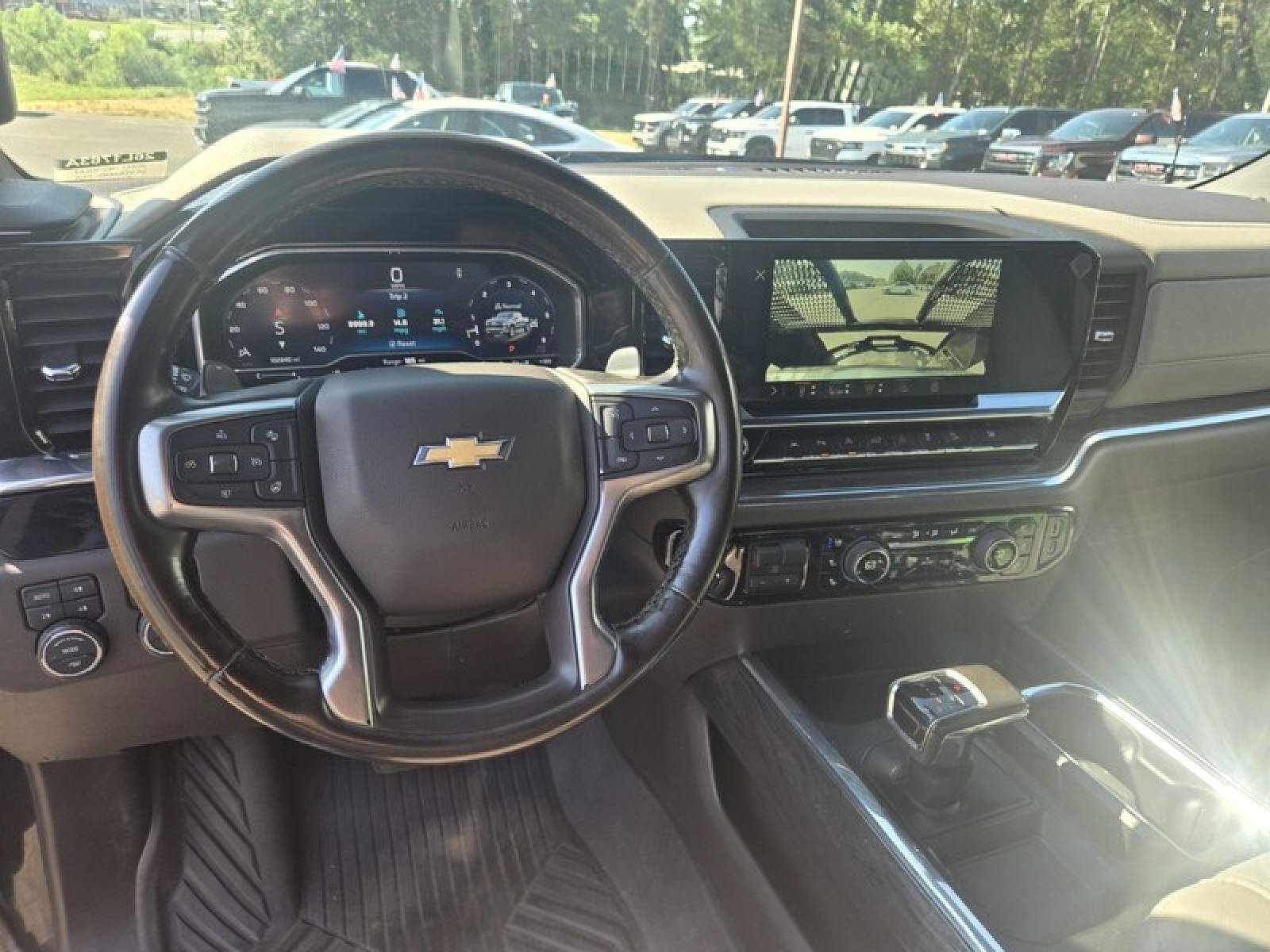 Used 2024 Chevrolet Silverado 1500 LTZ AWD/4WD image 8