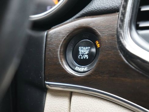 Used 2016 Jeep Grand Cherokee Limited AWD/4WD image 23