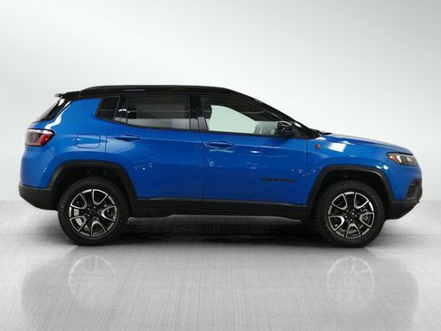 Used 2025 Jeep Compass Trailhawk AWD/4WD image 7
