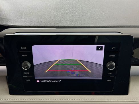 Used 2025 Volkswagen Taos SE image 22