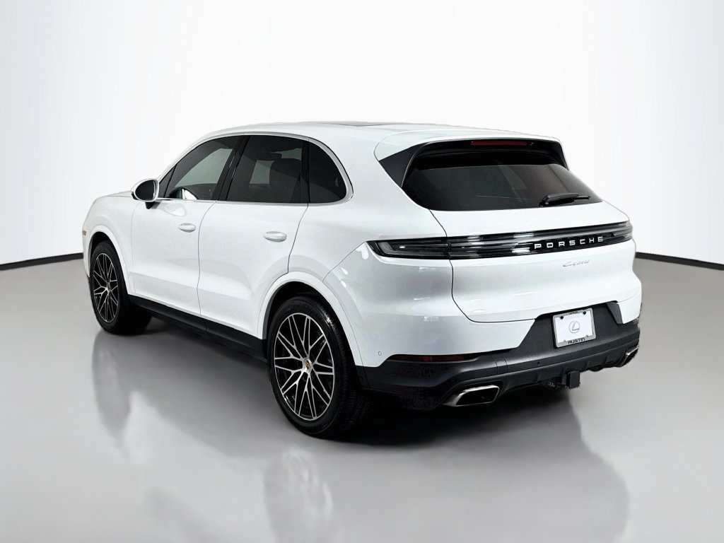 Used 2024 Porsche Cayenne AWD/4WD image 7