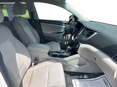 Used 2017 Hyundai Tucson SE image 14