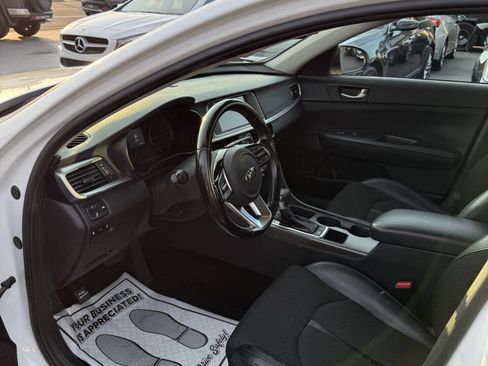 Used 2019 Kia Optima S FWD image 9
