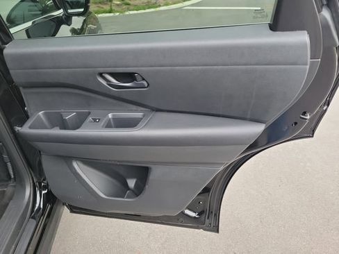 Used 2024 Nissan Pathfinder SV FWD image 34