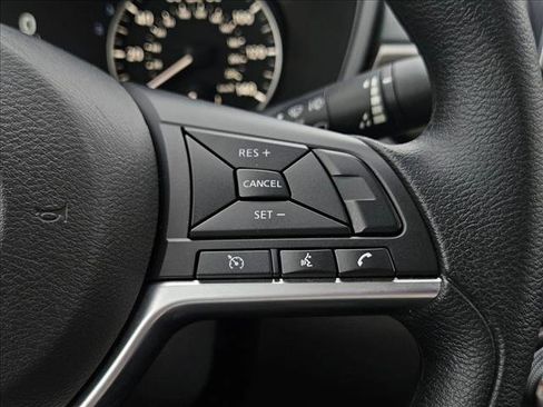 Used 2025 Nissan Altima 2.5 SV image 13