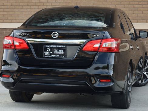 Used 2017 Nissan Sentra SV w/ Style Package FWD image 9
