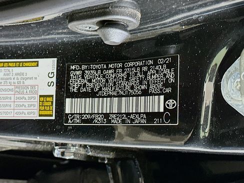 Used 2021 Toyota Corolla LE image 12