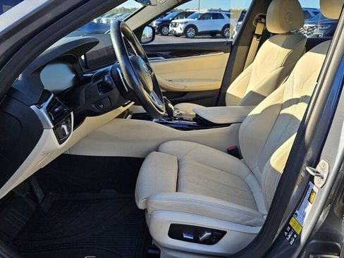 Used 2022 BMW 530i xDrive w/ Convenience Package image 5