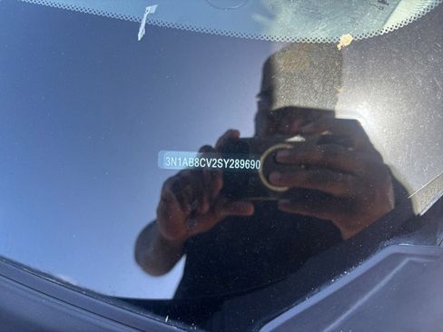 Used 2025 Nissan Sentra SV FWD image 27