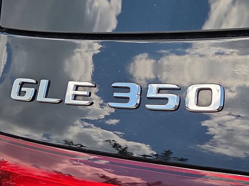 Used 2024 Mercedes-Benz GLE 350 4MATIC image 9
