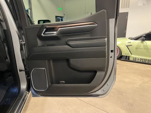 Used 2025 GMC Sierra 1500 SLT image 32