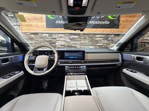 Used 2025 Hyundai Santa Fe Calligraphy AWD/4WD image 16