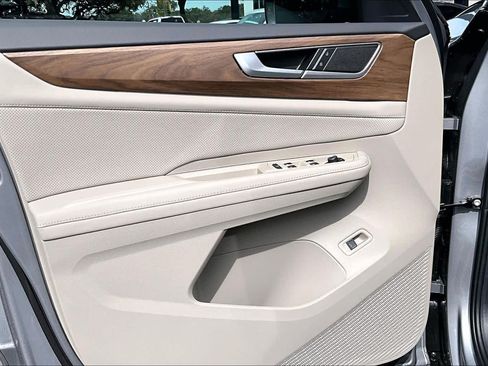 New 2026 Volkswagen Atlas SE FWD image 10
