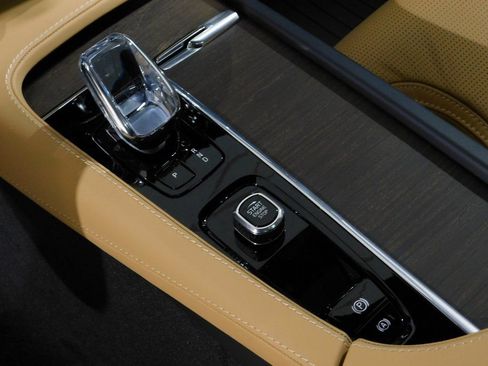 Used 2026 Volvo V90 B6 Cross Country Ultra image 61