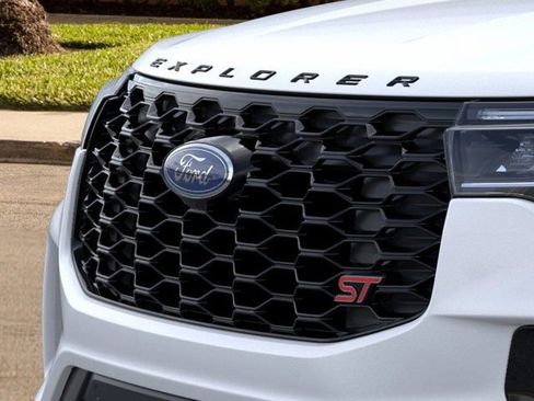 New 2025 Ford Explorer ST image 40