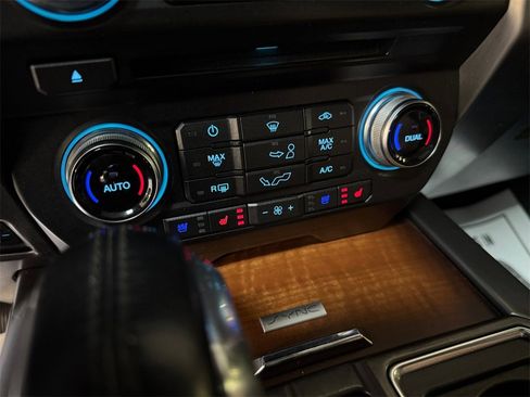 Used 2017 Ford F150 Limited image 30