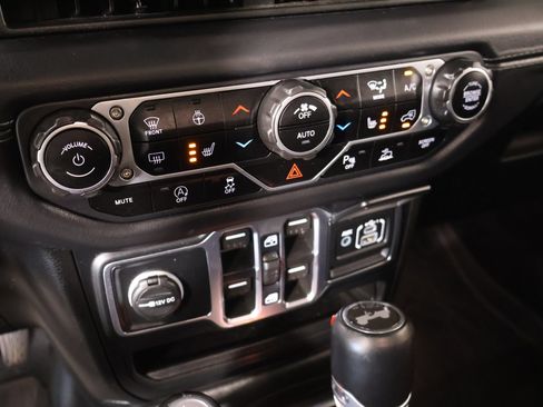 Used 2024 Jeep Wrangler Unlimited Sahara w/ Safety Group AWD/4WD image 7