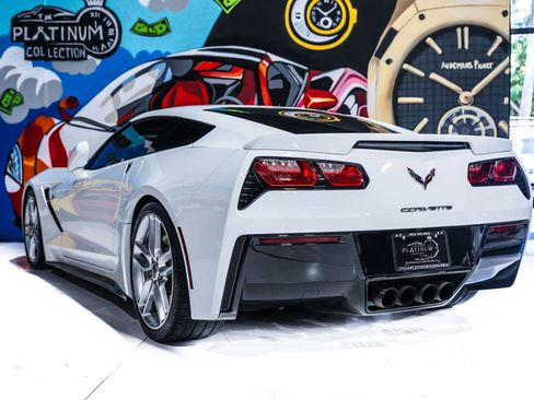 Used 2019 Chevrolet Corvette Stingray Coupe w/ 1LT RWD image 5