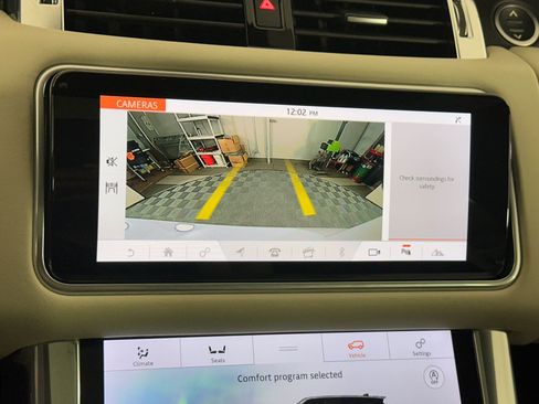 Used 2022 Land Rover Range Rover Sport HST image 26