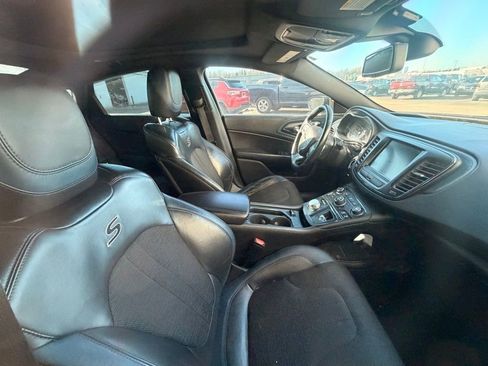 Used 2015 Chrysler 200 S w/ Navigation & Sound Group I image 4