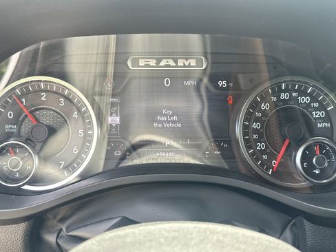 Used 2025 RAM 1500 Big Horn AWD/4WD image 27