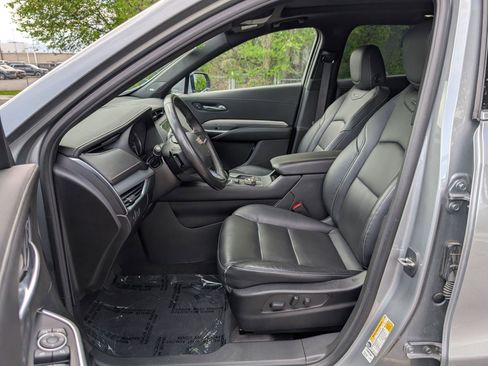 Used 2023 Cadillac XT4 Premium Luxury w/ Cold Weather Package image 25