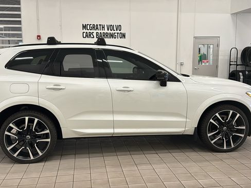 Used 2025 Volvo XC60 T8 Ultra AWD/4WD image 4
