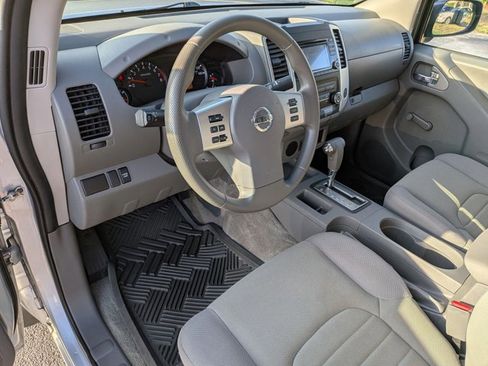 Used 2018 Nissan Frontier S RWD image 9