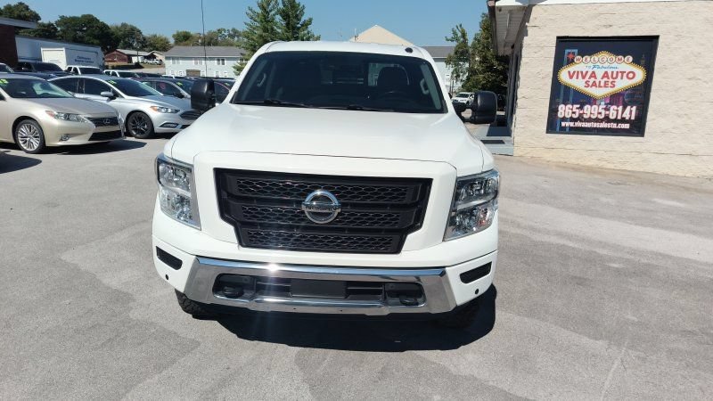 Used 2020 Nissan Titan SV w/ SV Convenience Package AWD/4WD image 8