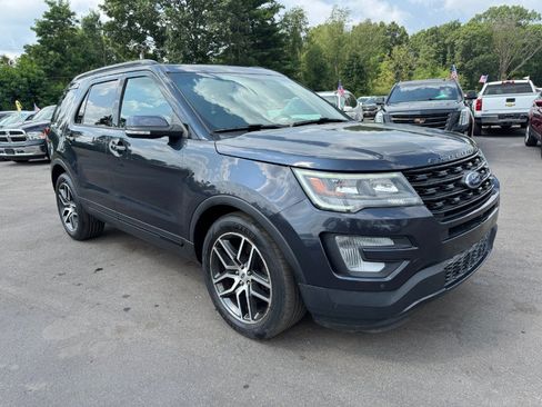 Used 2017 Ford Explorer Sport w/ Equipment Group 401A AWD/4WD image 7