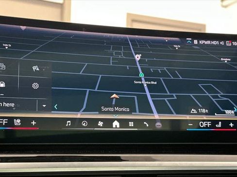 Used 2025 BMW X6 xDrive40i image 18