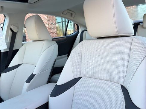 Used 2024 Lexus ES 350 Premium image 10