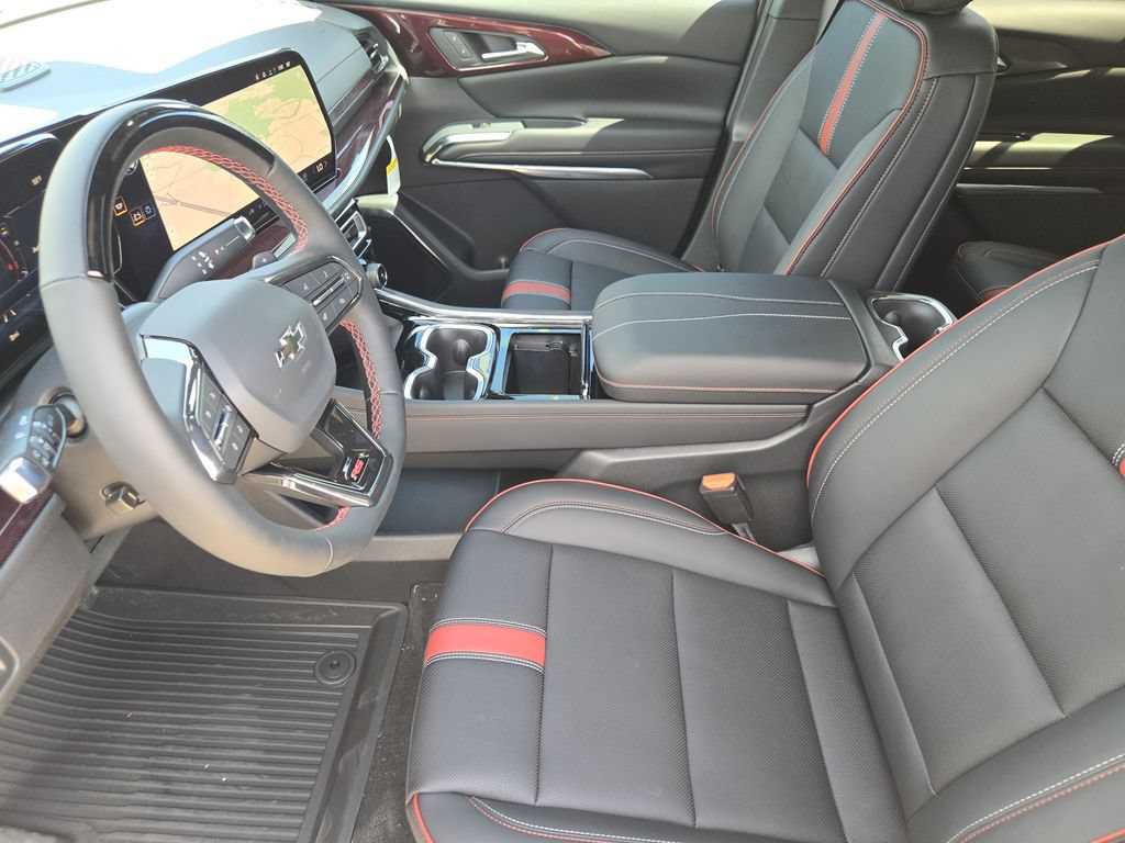 New 2027 Chevrolet Traverse RS w/ LPO, Floor Liner Package FWD image 10