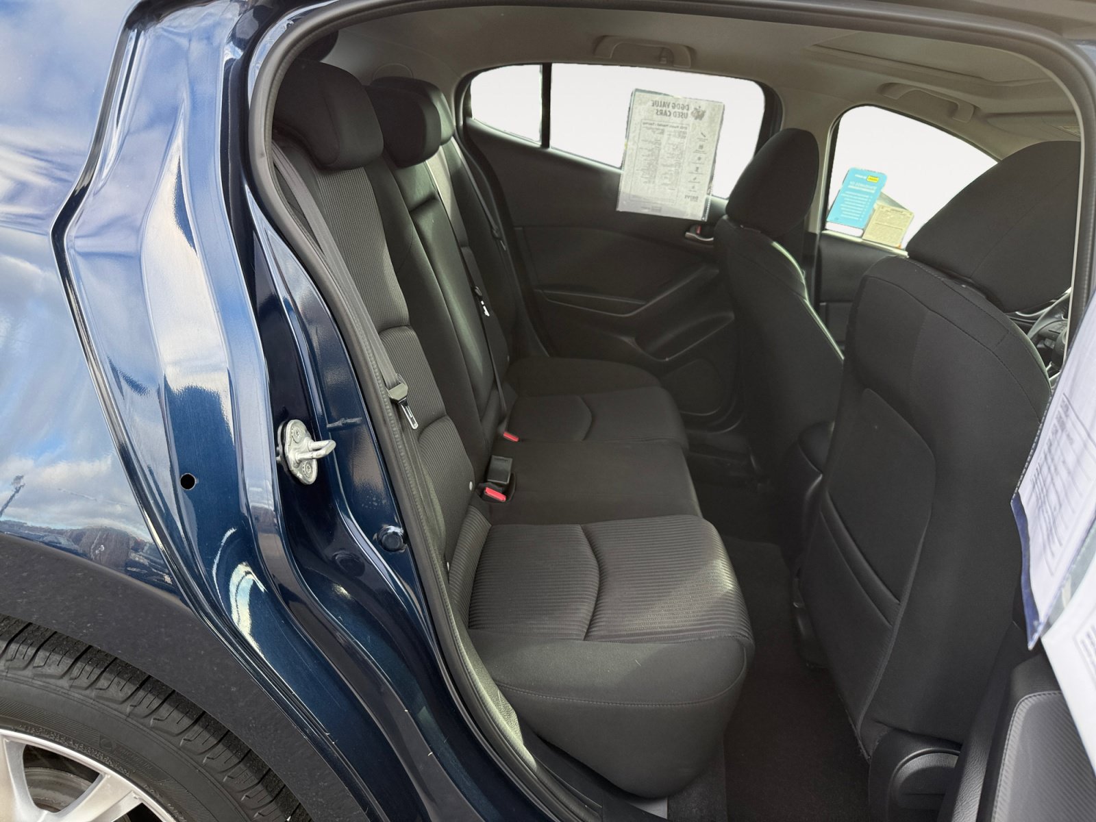 Used 2015 MAZDA MAZDA3 i Touring w/ Technology Package FWD image 18