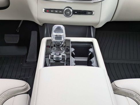 New 2026 Volvo XC90 B6 Ultra w/ Protection Package Premier AWD/4WD image 25