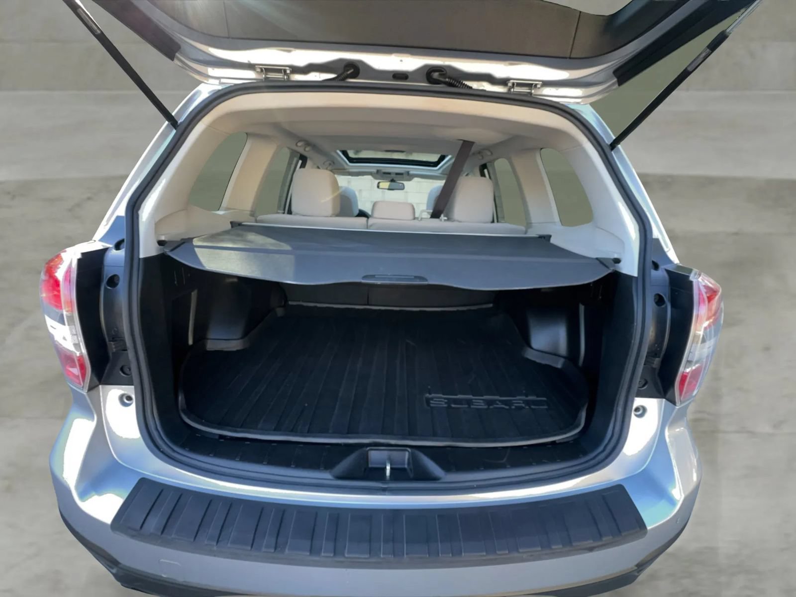 Used 2015 Subaru Forester 2.5i Premium w/ All-Weather Package AWD/4WD image 38
